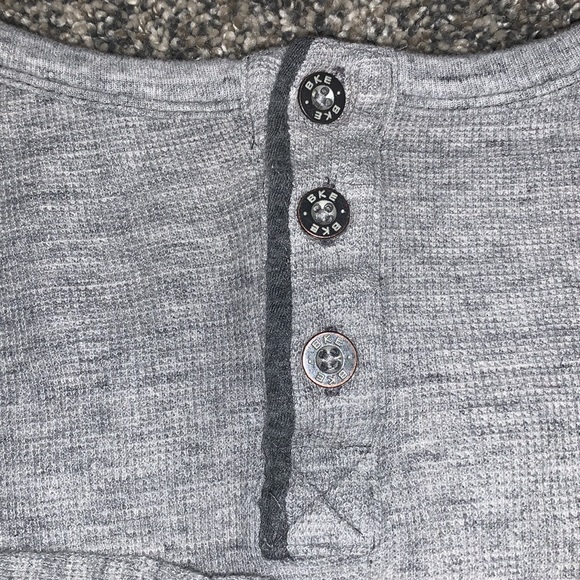 Long sleeve button up - Picture 2 of 3